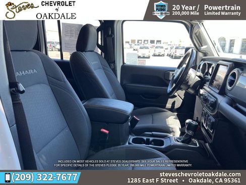Used 2022 Jeep Wrangler Unlimited Sahara AWD/4WD image 31
