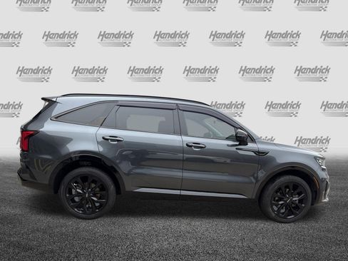 Used 2022 Kia Sorento SX image 11