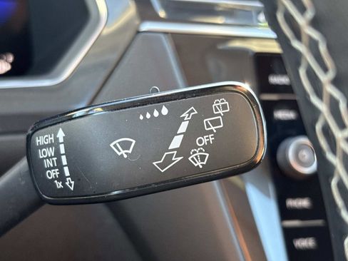 Certified 2022 Volkswagen Tiguan SE w/ Panoramic Sunroof Package image 28