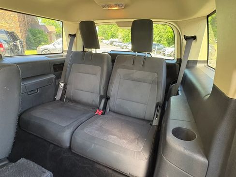 Used 2018 Ford Flex SE FWD image 27