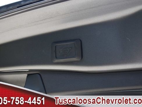 Used 2019 Toyota RAV4 XLE w/ Convenience Package FWD image 9