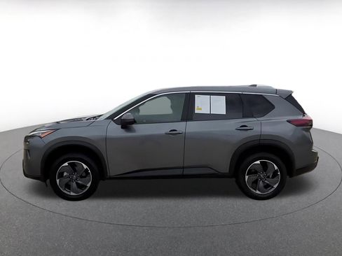 Used 2025 Nissan Rogue SV image 9
