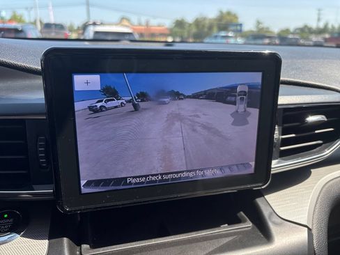 Used 2020 Ford Explorer XLT w/ Equipment Group 202A RWD image 22