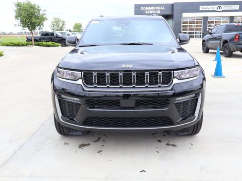 New 2026 Jeep Grand Cherokee Limited AWD/4WD image 9