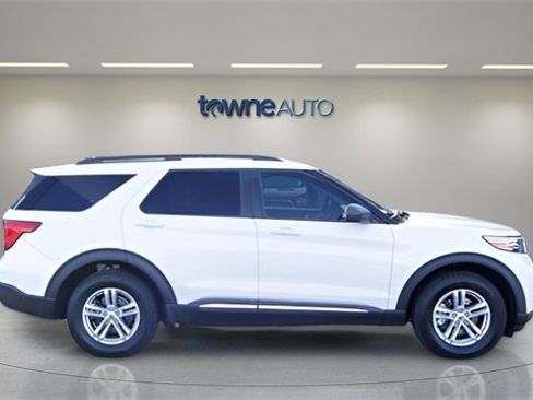 Used 2021 Ford Explorer XLT image 7