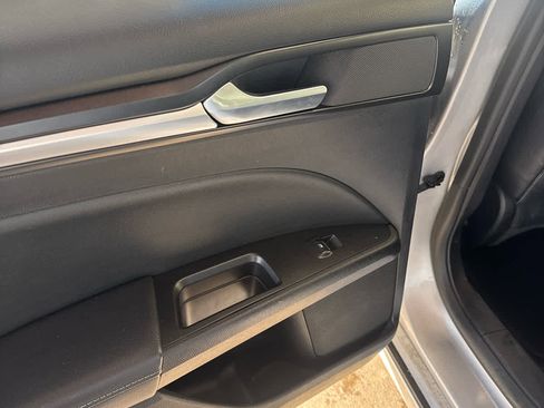 Used 2018 Ford Fusion Titanium image 36