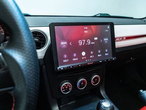 Used 2015 MAZDA MX-5 Miata Club RWD image 25