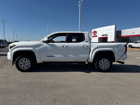New 2026 Toyota Tacoma SR5 AWD/4WD image 3