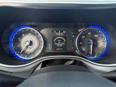 Used 2018 Chrysler Pacifica Touring-L w/ Premium Audio Group image 20