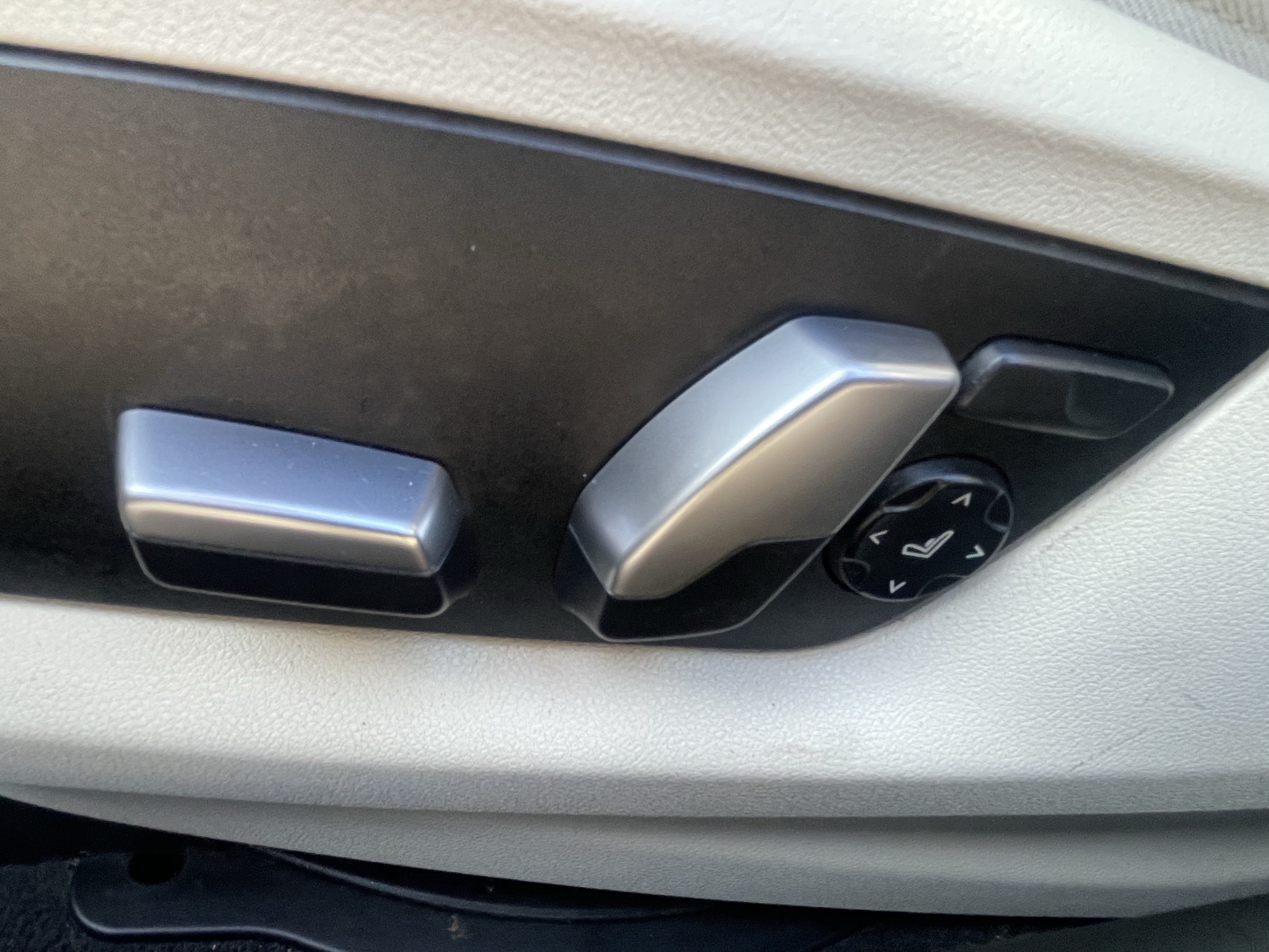 Used 2019 BMW 540i RWD image 23
