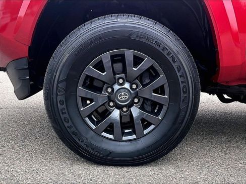 Certified 2023 Toyota Tacoma SR5 AWD/4WD image 7