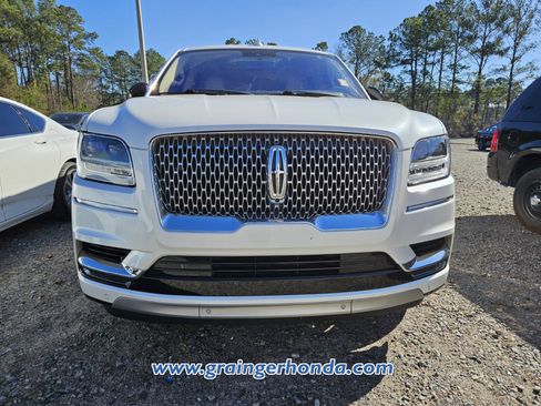 Used 2018 Lincoln Navigator Select w/ Technology Package image 3