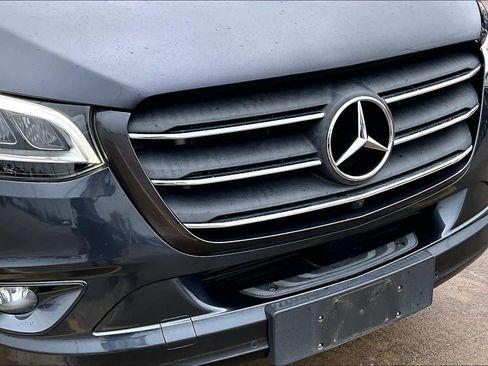 Used 2023 Mercedes-Benz Sprinter 2500 image 29