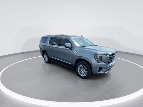 Used 2023 GMC Yukon XL SLT AWD/4WD image 2