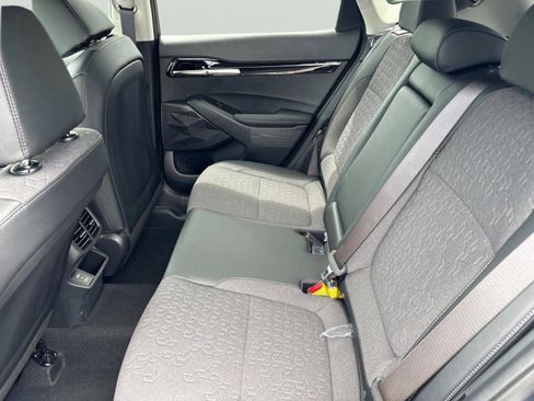 Used 2025 Kia Seltos S FWD image 17