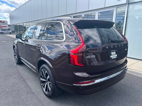 Used 2025 Volvo XC90 B5 Core AWD/4WD image 3