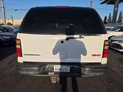 Used 2004 GMC Yukon XL SLT w/ Preferred Equipment Group image 3