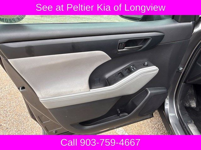 Used 2023 Toyota Highlander LE FWD image 15