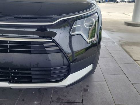 Used 2024 Kia Niro LX FWD image 2