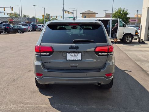 Used 2020 Jeep Grand Cherokee Altitude AWD/4WD image 7