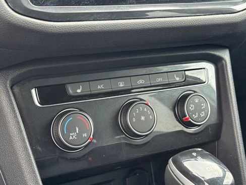 Used 2022 Volkswagen Tiguan S image 20