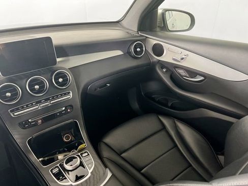 Used 2019 Mercedes-Benz GLC 300 4MATIC image 23