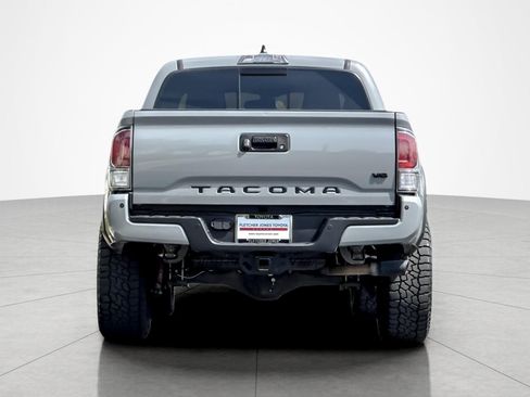 Certified 2021 Toyota Tacoma TRD Off-Road w/ Technology Package AWD/4WD image 4