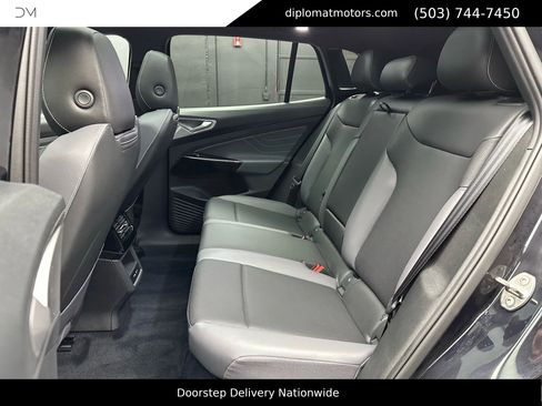 Used 2024 Volkswagen ID.4 Pro S image 21