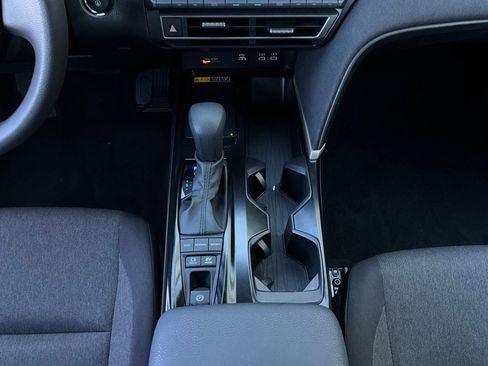 Used 2025 Toyota Camry LE image 14