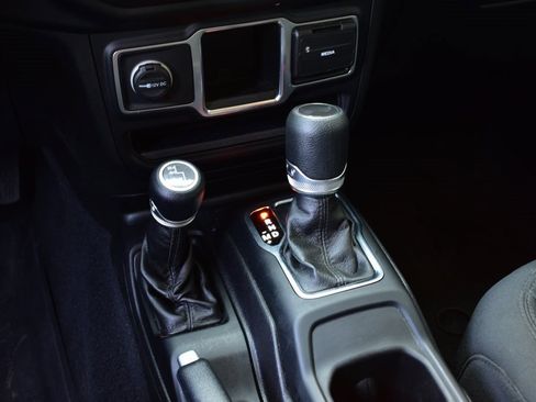 Certified 2021 Jeep Wrangler Unlimited Sport image 37