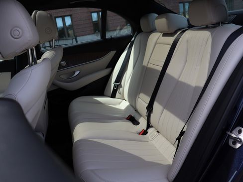 Used 2023 Mercedes-Benz E 350 4MATIC Sedan image 15