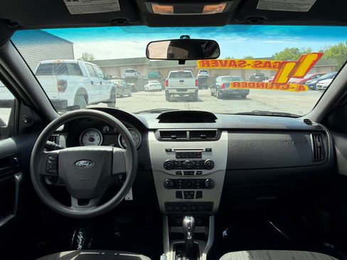 Used 2011 Ford Focus SE FWD image 13
