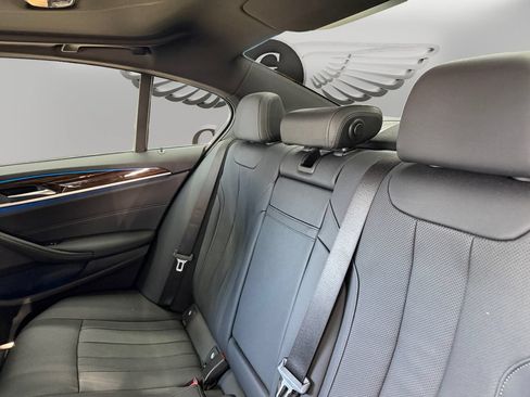 Used 2023 BMW 530e w/ M Sport Package RWD image 13
