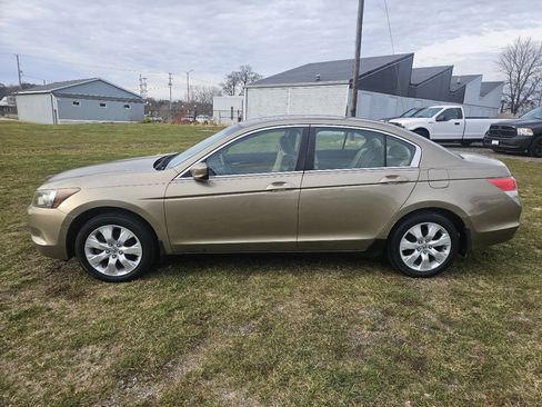 Used 2009 Honda Accord EX image 2