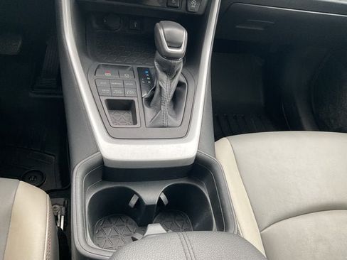 Used 2021 Toyota RAV4 XLE Premium AWD/4WD image 19