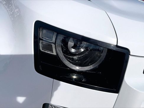Used 2025 Land Rover Defender 110 S image 30
