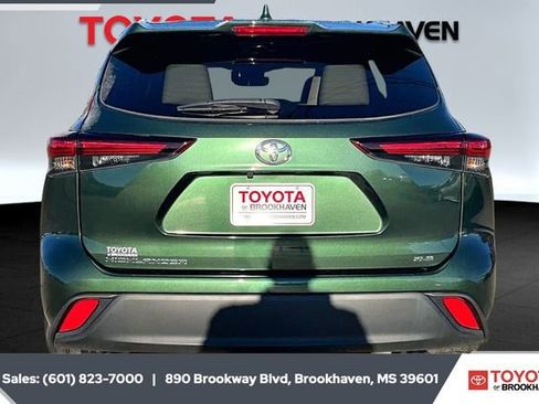Used 2024 Toyota Highlander XLE image 4