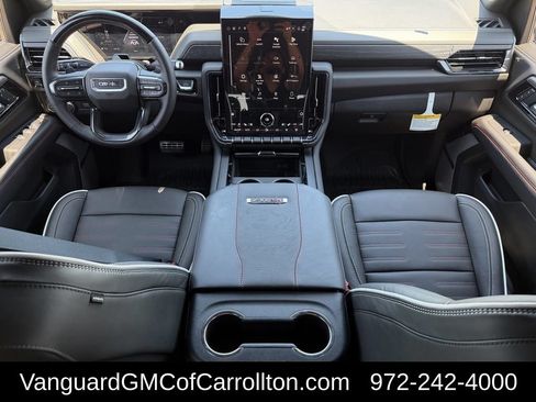 New 2026 GMC Yukon AT4 Ultimate w/ LPO, Floor Liner Package AWD/4WD image 10