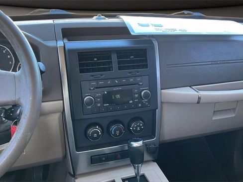 Used 2010 Jeep Liberty Sport image 6