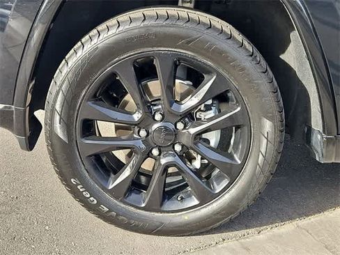 Used 2020 Jeep Grand Cherokee Altitude image 14