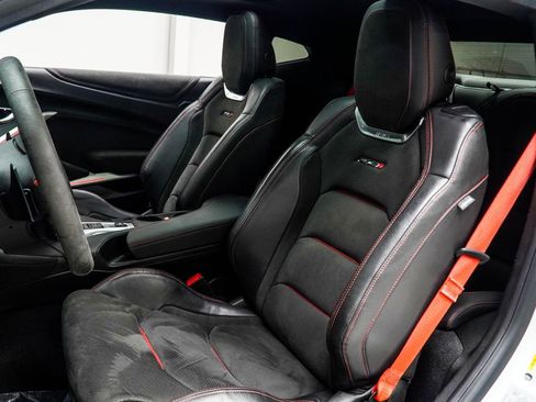 Used 2021 Chevrolet Camaro ZL1 image 38