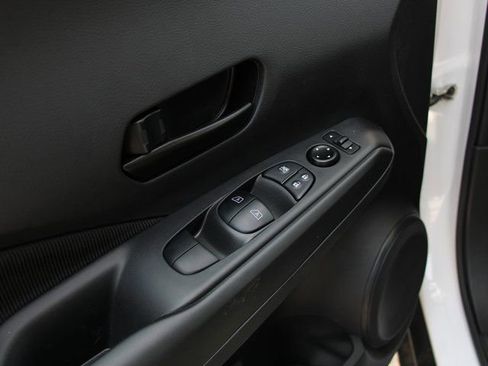 New 2025 Nissan Kicks Play S image 13