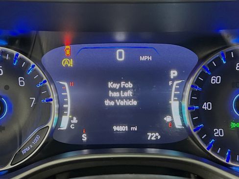 Used 2022 Chrysler Pacifica Touring-L image 22