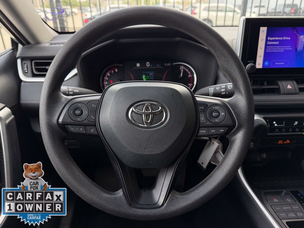 Used 2025 Toyota RAV4 LE AWD/4WD image 10