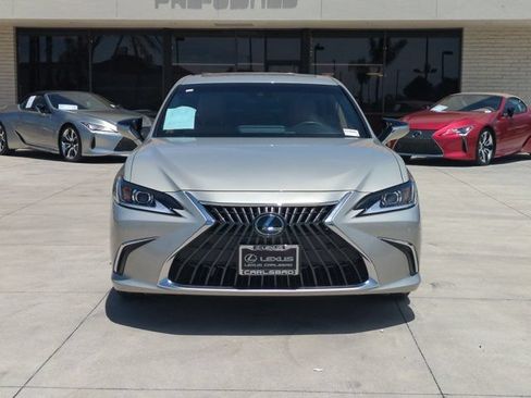 Used 2024 Lexus ES 350 w/ Premium Package FWD image 2