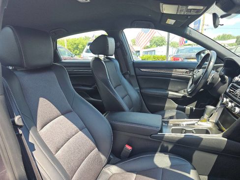 Used 2018 Honda Accord Sport image 24