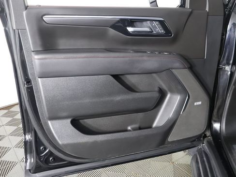 Used 2025 Chevrolet Tahoe RST w/ Comfort Package AWD/4WD image 28