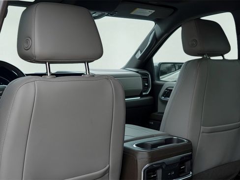 Used 2023 GMC Sierra 1500 SLT w/ SLT Premium Package image 19