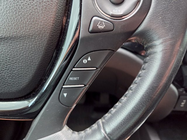 Used 2017 Honda Pilot Touring image 37