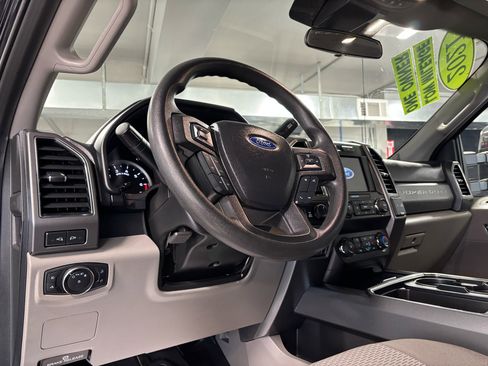 Used 2021 Ford F250 XLT w/ XLT Premium Package image 28